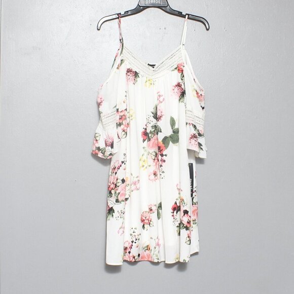 Sequin Hearts Dresses & Skirts - Sequin hearts nwt white pink floral cold shoulder dress